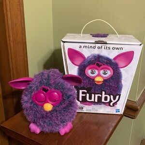 HASBRO- RARE FURBY,Purple & Pink, 2012 Series with Original Box.